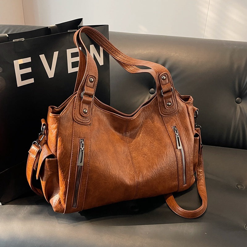 Intérieur spacieux du sac Vintage Luxe™ idéal pour ranger vos essentiels