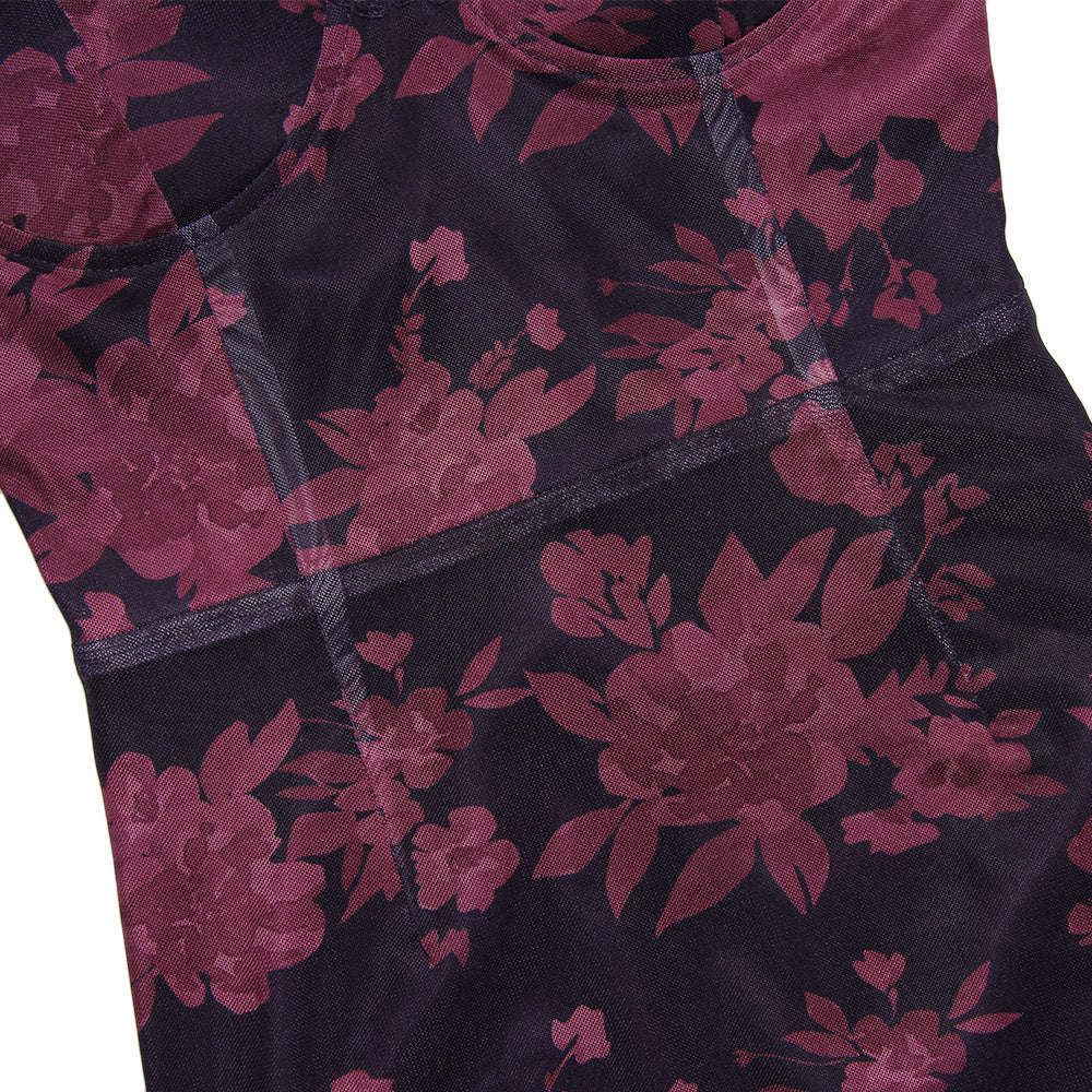 Robe Shaira™ de soirée avec motif floral violet élégant.