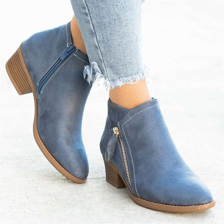 Vue arrière des bottines Nova™ élégantes et confortables.
