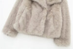 Clara | Cardigan Court en Fausse Fourrure - Image 14