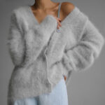 Élina | Cardigan V-Long pour une Élégance Décontractée Automne-Hiver - Image 9