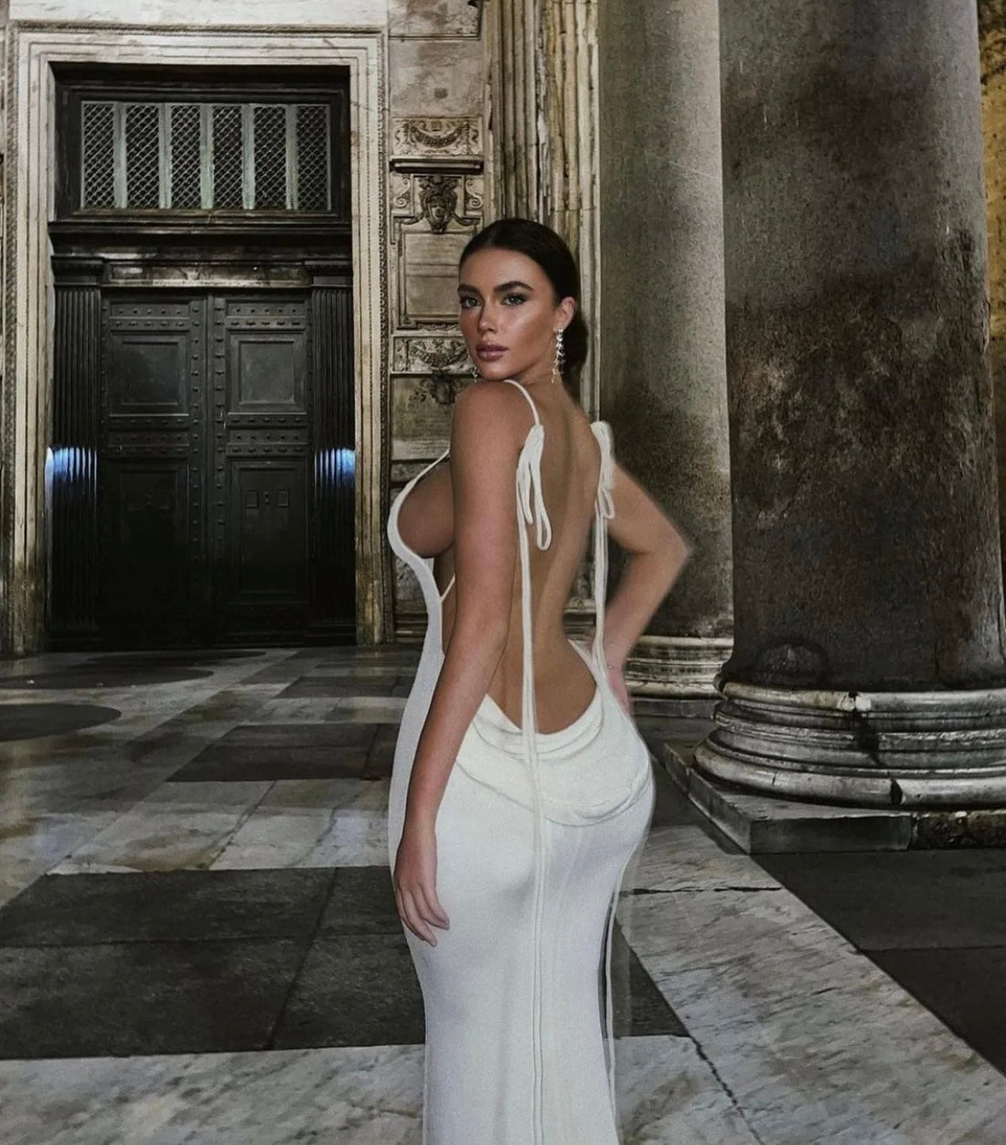 Backless™ | Robe Évasée Élégante et Audacieuse - Image 1